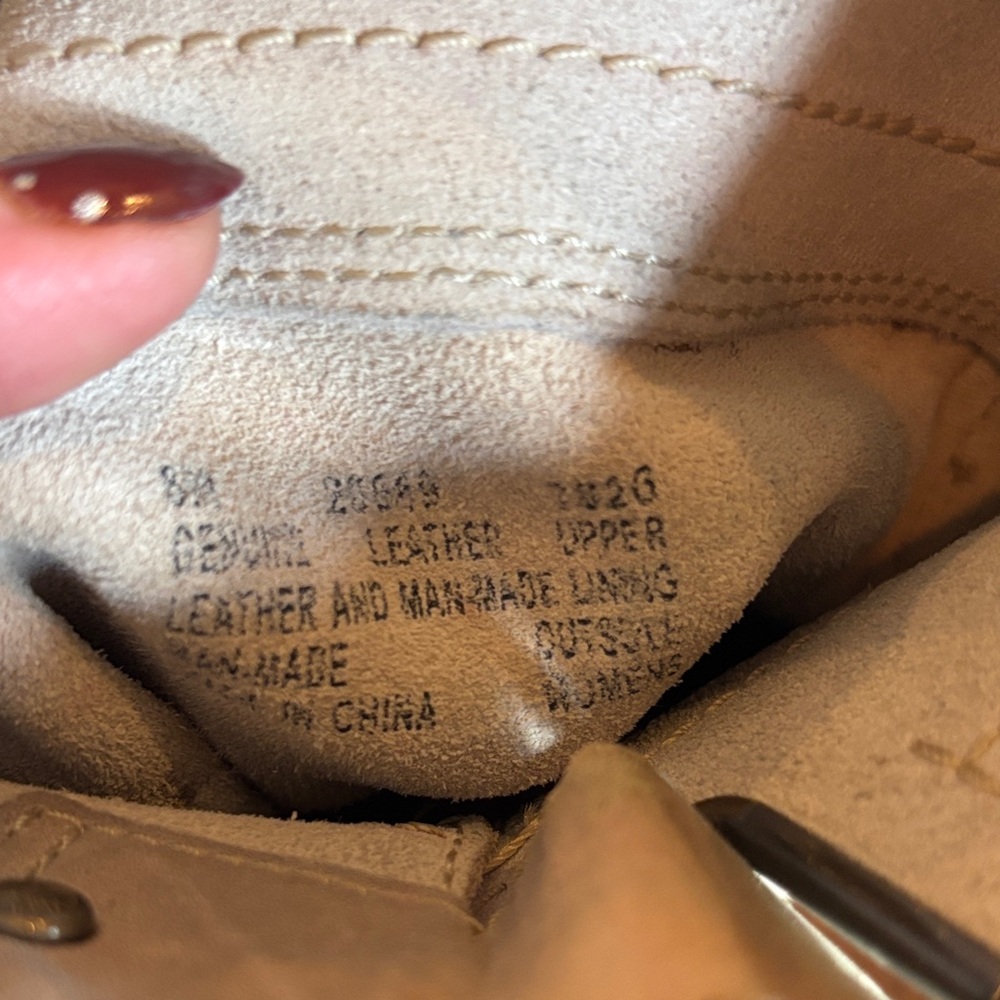 Timberland Women's cream/bone color slouchy Leather Boots - Picture 8 of 9